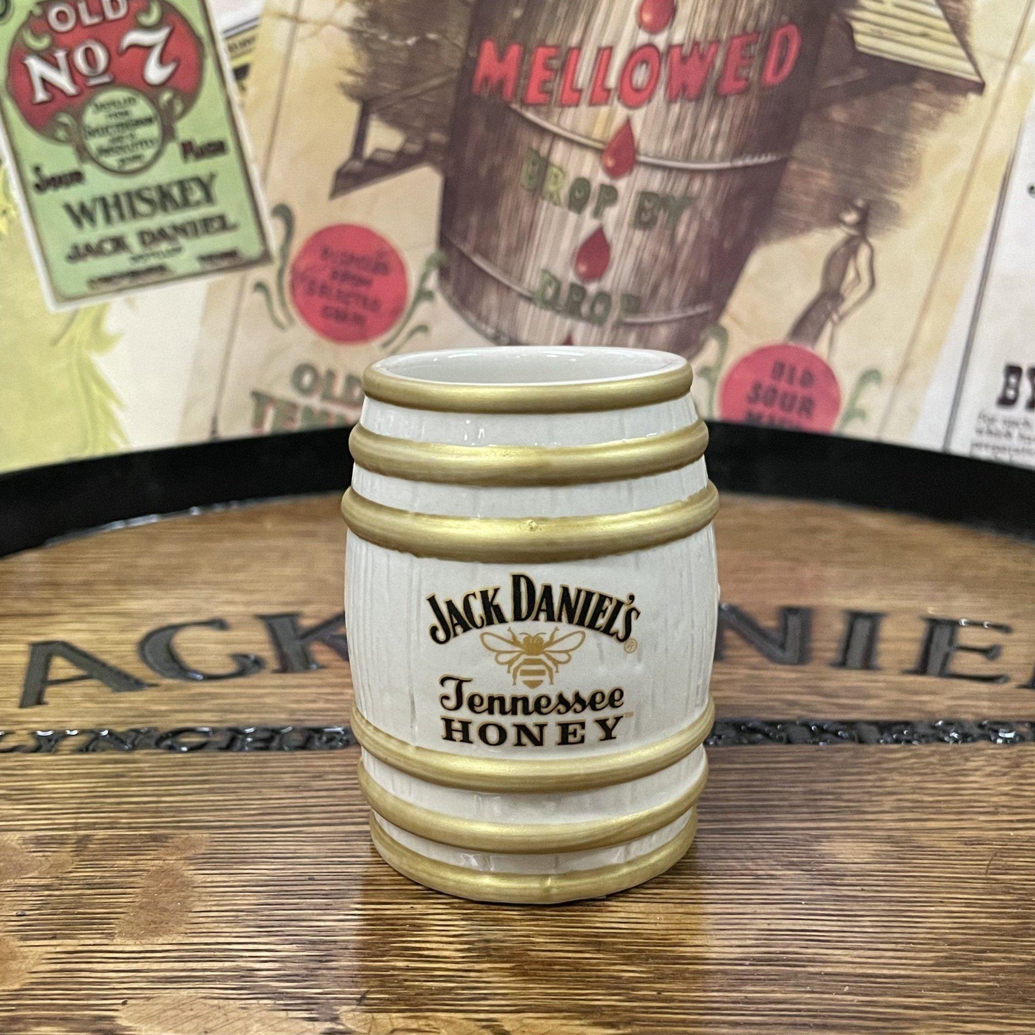 Jack Daniel's Tennessee Honey 壁掛けパブミラー Jack Daniel's Stoneware Tennessee Honey Barrel Shot Glass. - The